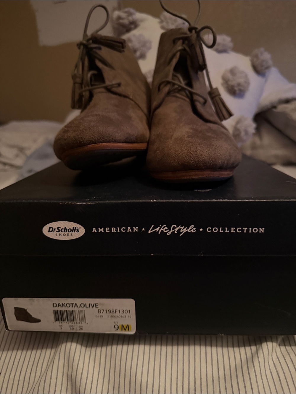 Dr. Scholl's Dakota Suede Chukka Boot - Olive Brown